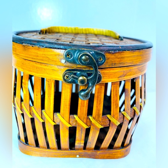 Vintage Round Bamboo Wood and BrassTreasure Chest Basket - Picture 7 of 7